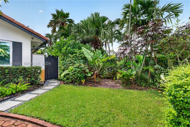 13310 NW 8th St, Miami, FL 33182