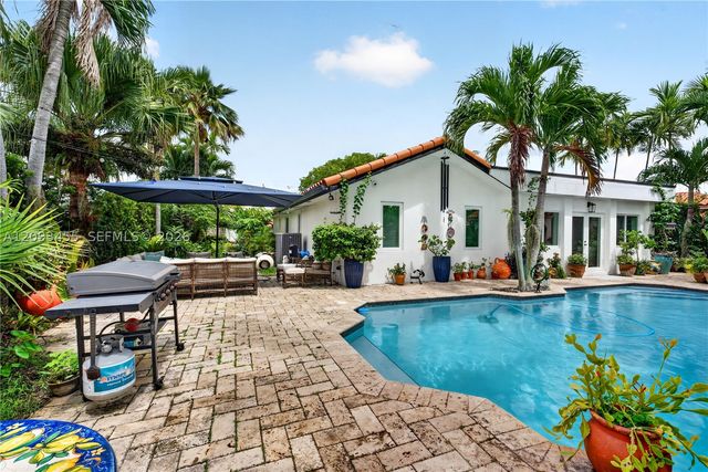 13310 NW 8th St, Miami, FL 33182