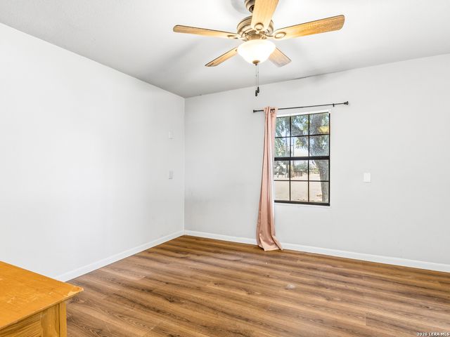 706 4th. St., Floresville, TX 78114