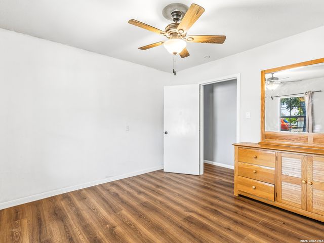 706 4th. St., Floresville, TX 78114