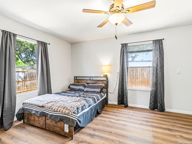 706 4th. St., Floresville, TX 78114