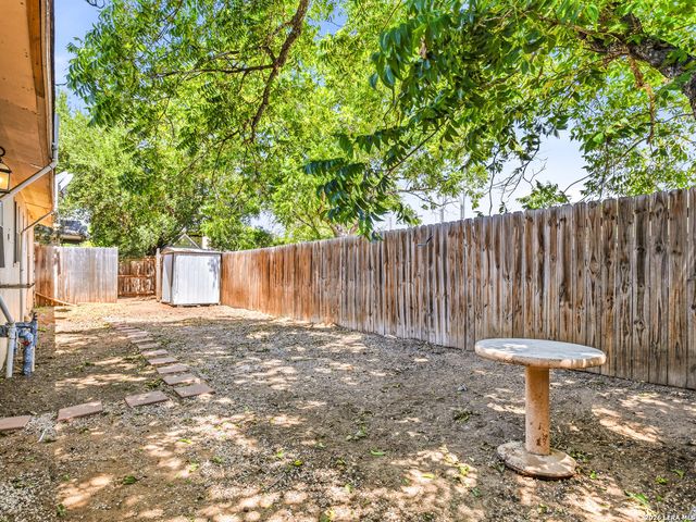 706 4th. St., Floresville, TX 78114