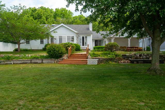 3624 E Shore Drive, Portage City, MI 49002