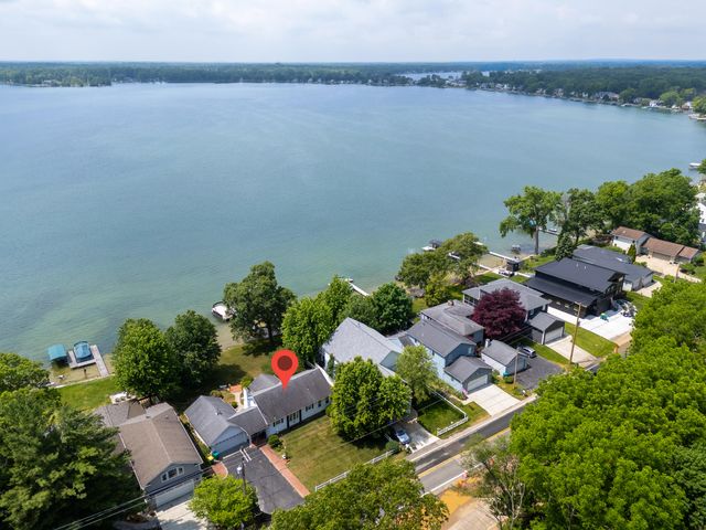 3624 E Shore Drive, Portage City, MI 49002