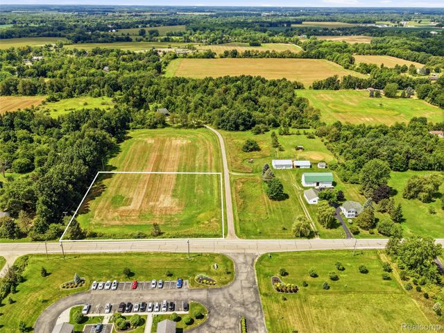 2712 N Burkhart Road, Howell Township, MI 48855