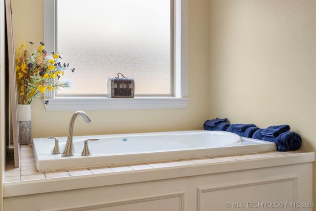 2317 E 138th Street S, Bixby, OK 74008