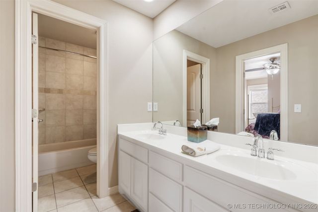 2317 E 138th Street S, Bixby, OK 74008