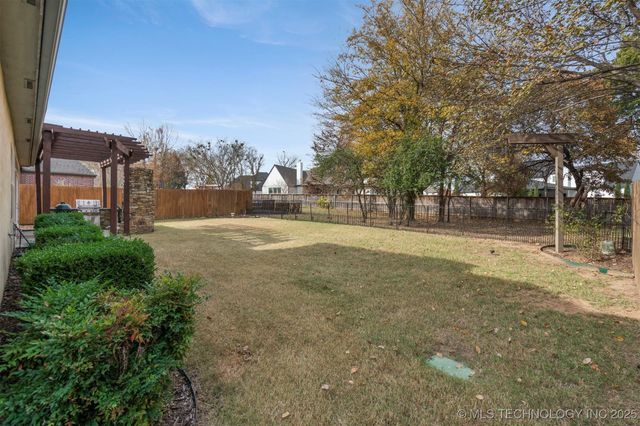 2317 E 138th Street S, Bixby, OK 74008
