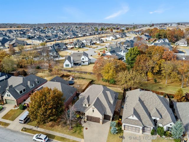 2317 E 138th Street S, Bixby, OK 74008