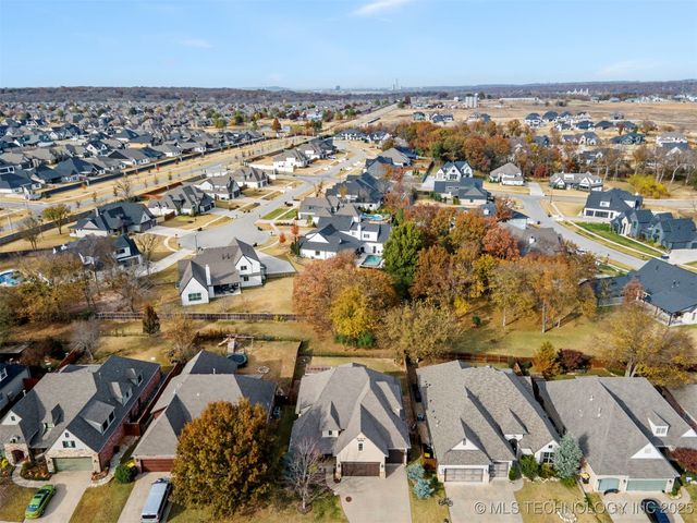 2317 E 138th Street S, Bixby, OK 74008