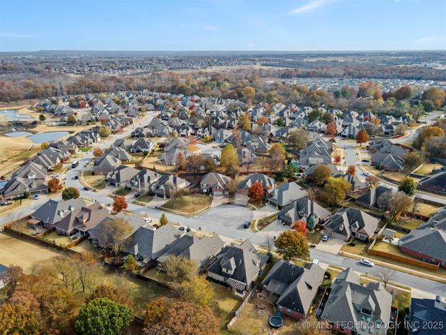 2317 E 138th Street S, Bixby, OK 74008