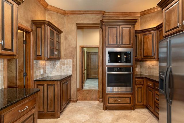 3717 Bonaire Place, Edmond, OK 73013