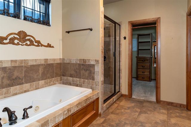 3717 Bonaire Place, Edmond, OK 73013