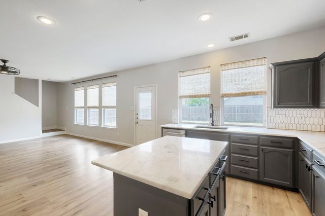 7436 Anderson Boulevard, Fort Worth, TX 76120