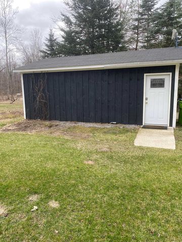 3302 W Dana Road, Coleman, MI 48618