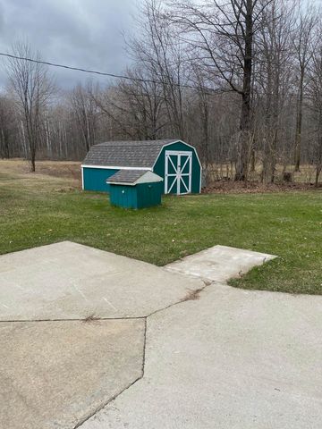 3302 W Dana Road, Coleman, MI 48618