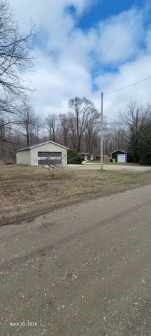 3302 W Dana Road, Coleman, MI 48618