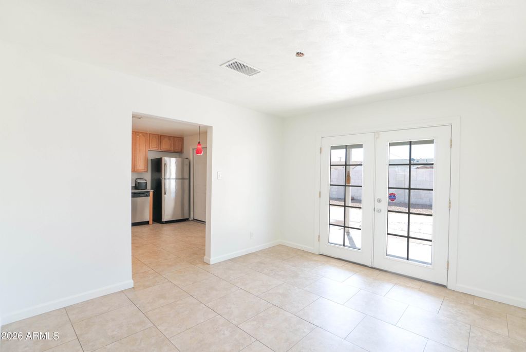 Image 10 of property listing at 1351 W 10th Street, Tempe, AZ 85281