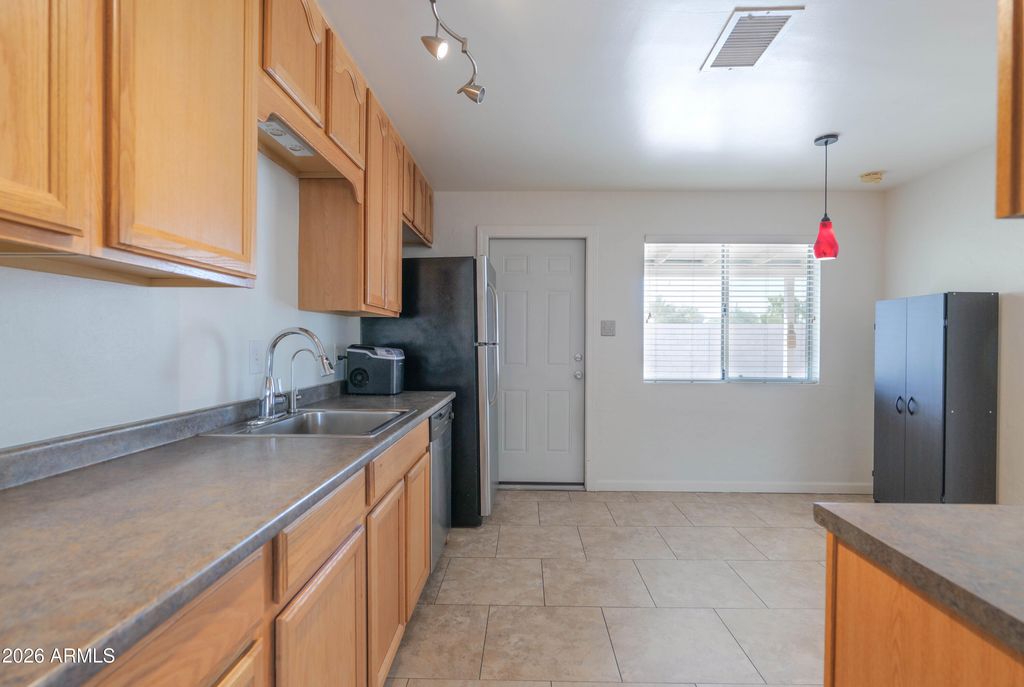 Image 15 of property listing at 1351 W 10th Street, Tempe, AZ 85281