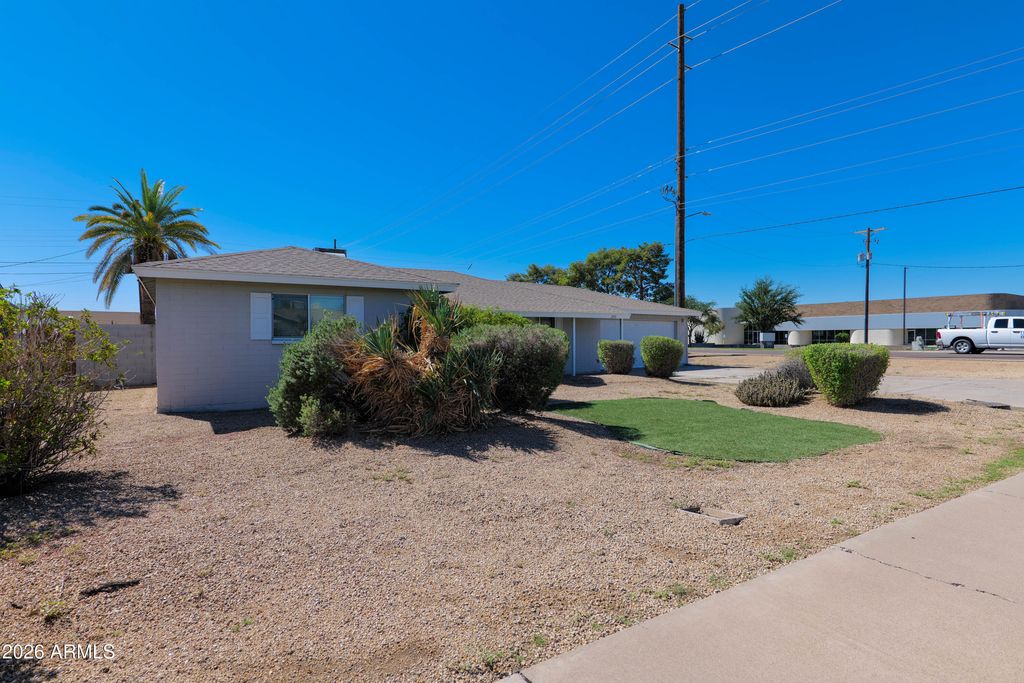 Image 2 of property listing at 1351 W 10th Street, Tempe, AZ 85281
