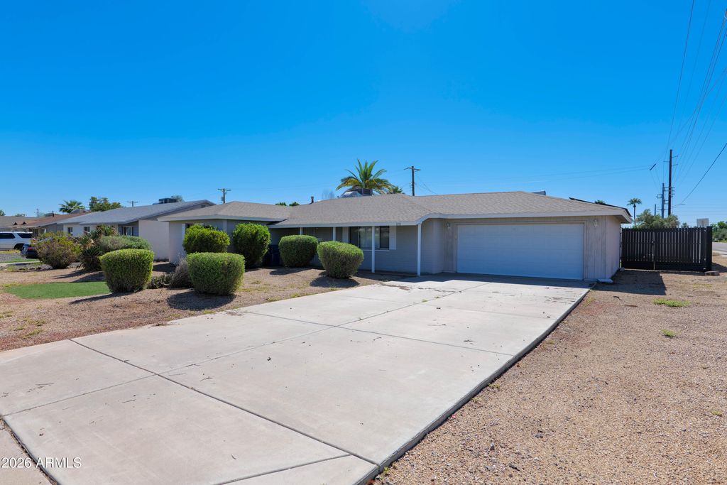 Image 3 of property listing at 1351 W 10th Street, Tempe, AZ 85281