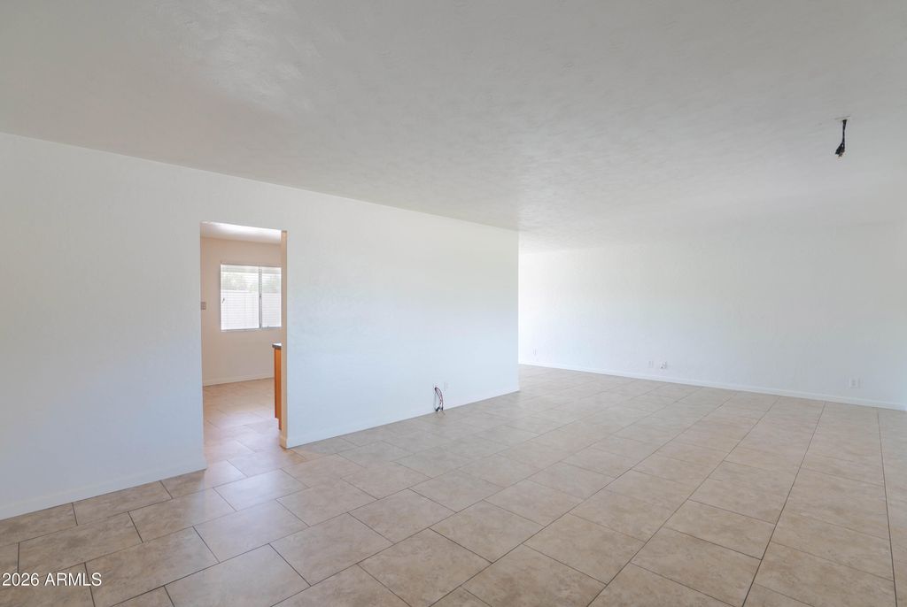 Image 6 of property listing at 1351 W 10th Street, Tempe, AZ 85281