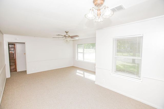 305 Wisteria Street, Lake Jackson, TX 77566