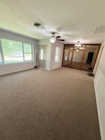 305 Wisteria Street, Lake Jackson, TX 77566