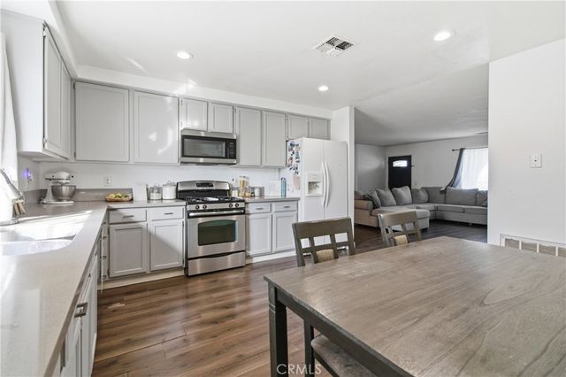 10424 Stage Coach Drive, Adelanto, CA 92301