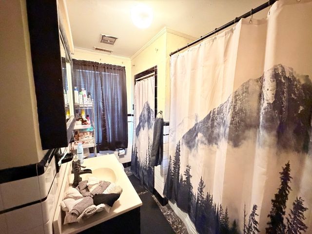 331 Burncoat St, Worcester, MA 01606