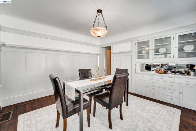 4241 Suter St, Oakland, CA 94619