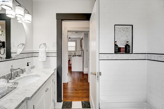 4241 Suter St, Oakland, CA 94619