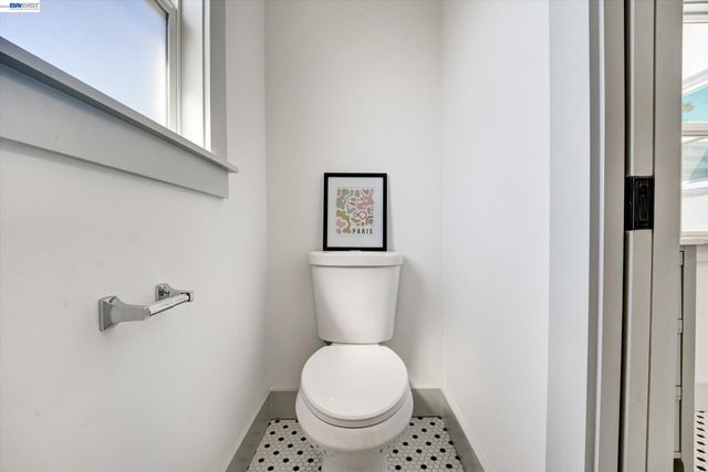 4241 Suter St, Oakland, CA 94619