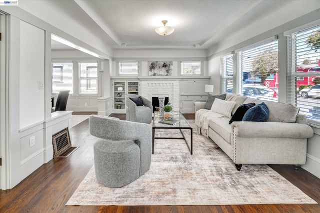 4241 Suter St, Oakland, CA 94619