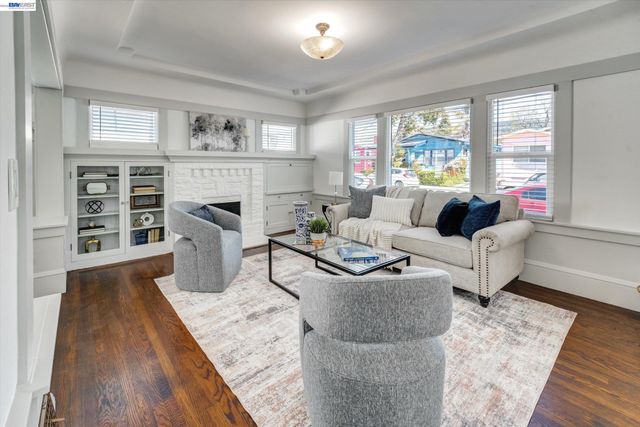 4241 Suter St, Oakland, CA 94619