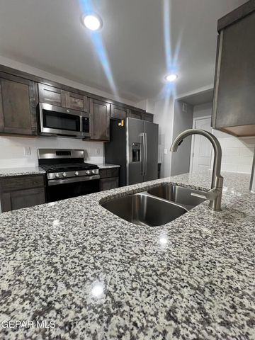 11467 Van Nuys Drive, Socorro, TX 79927