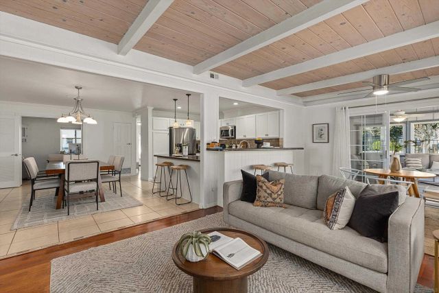 985 San Pablo Dr, San Marcos, CA 92078