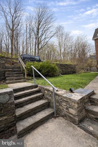 22 BALLIGOMINGO RD, Conshohocken, PA 19428