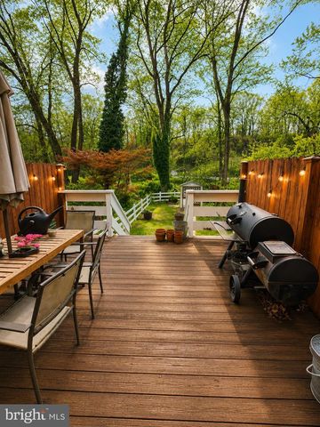 22 BALLIGOMINGO RD, Conshohocken, PA 19428