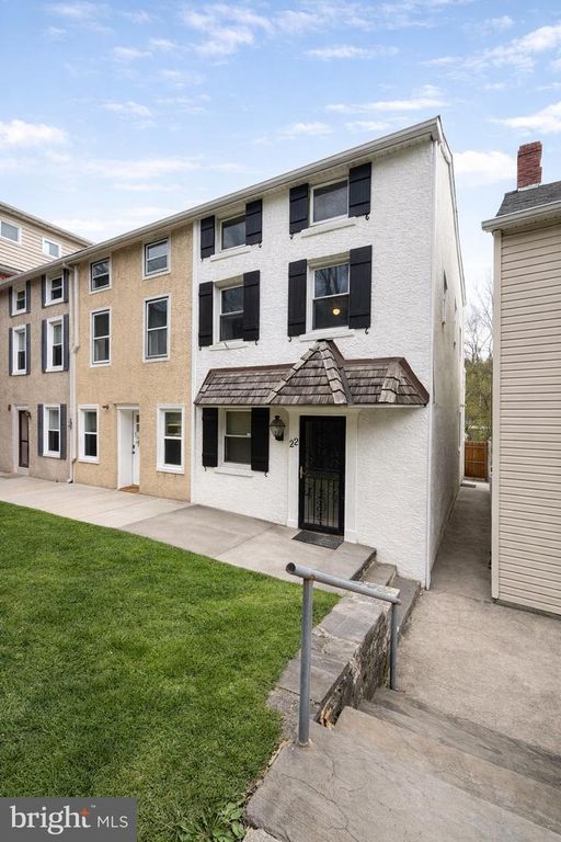 22 BALLIGOMINGO RD, Conshohocken, PA 19428