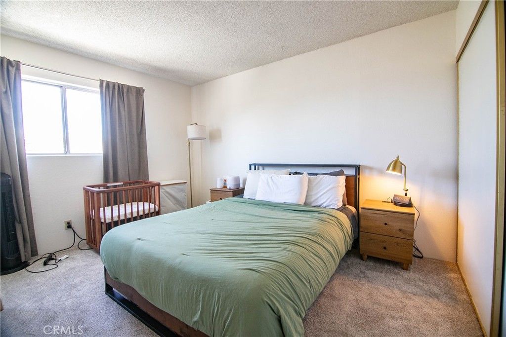 Image 32 of property listing at 639 E Olive 5, Burbank, CA 91501