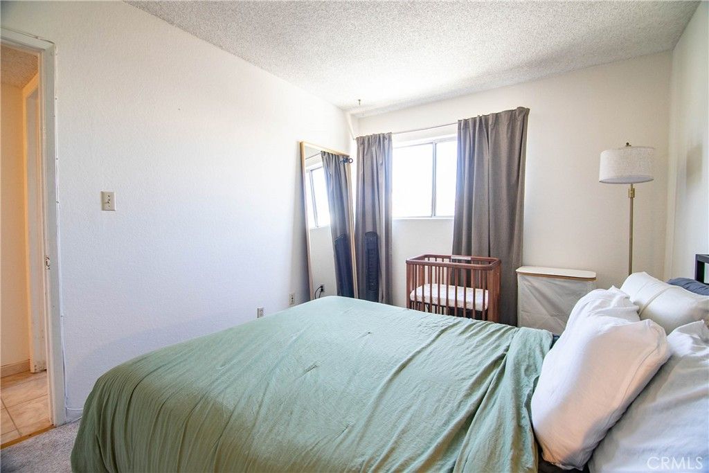 Image 33 of property listing at 639 E Olive 5, Burbank, CA 91501