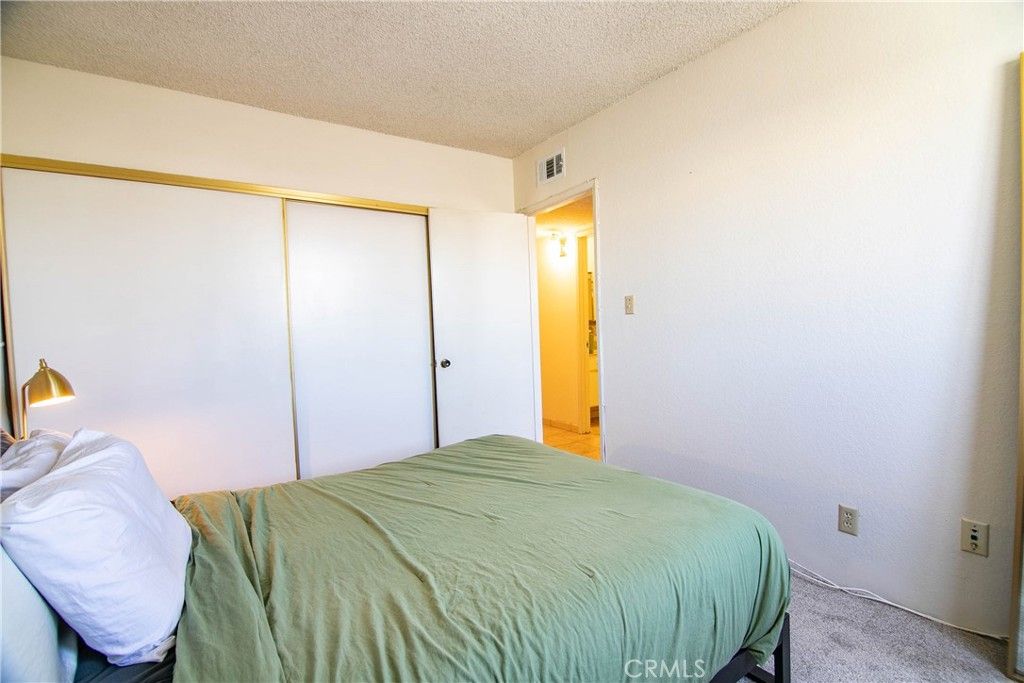 Image 34 of property listing at 639 E Olive 5, Burbank, CA 91501
