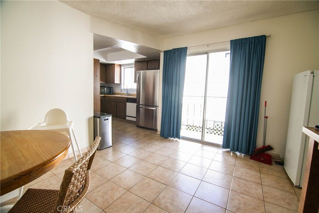 Image 8 of property listing at 639 E Olive 5, Burbank, CA 91501