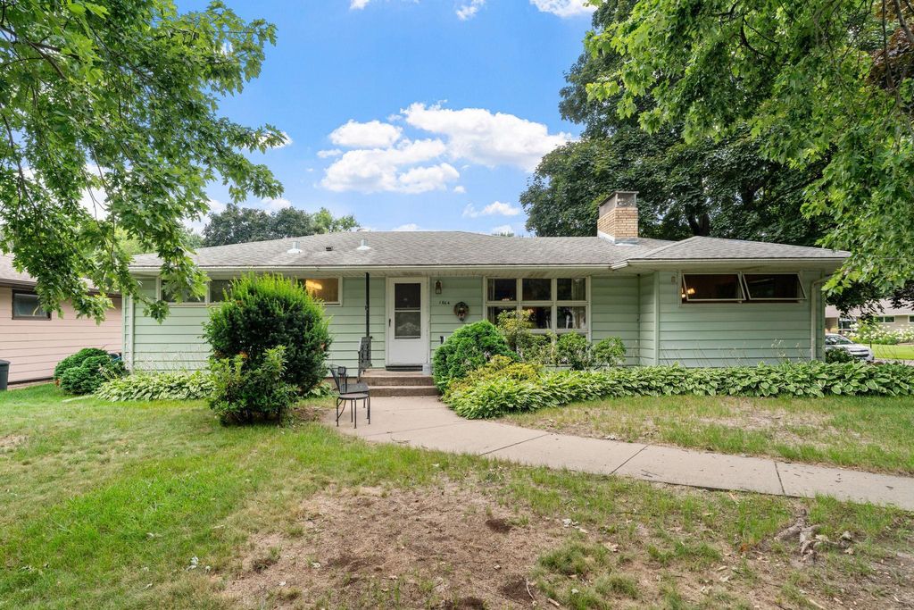 1864 Ryan Avenue W, Roseville, MN 55113