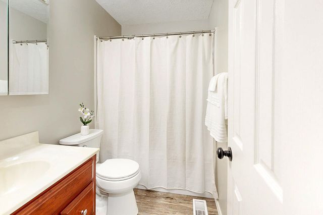 7901 LAUREL Court, La Vista, NE 68128