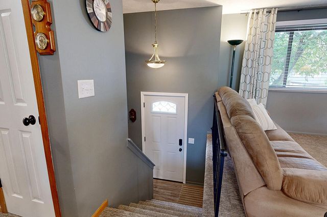 7901 LAUREL Court, La Vista, NE 68128