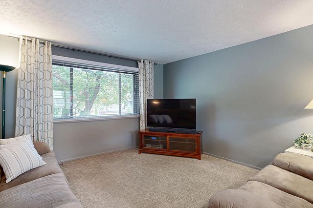 7901 LAUREL Court, La Vista, NE 68128