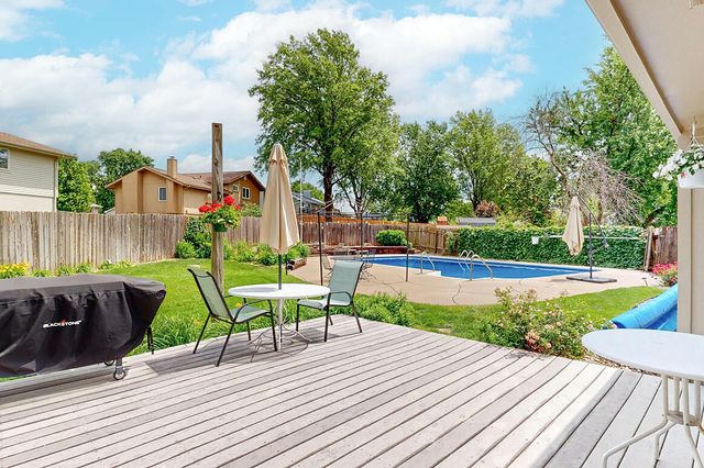 7901 LAUREL Court, La Vista, NE 68128