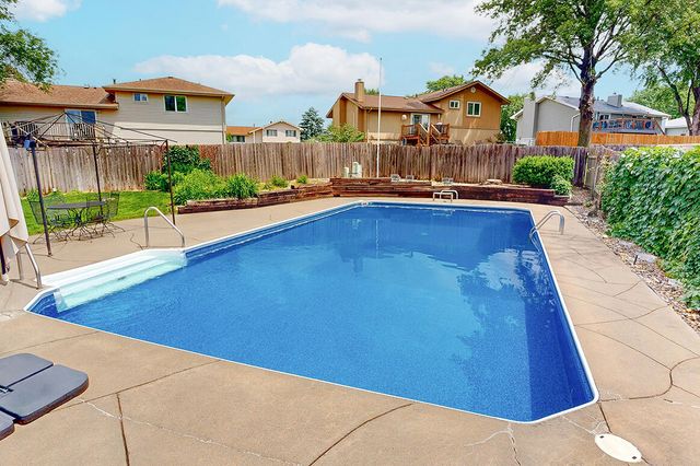 7901 LAUREL Court, La Vista, NE 68128